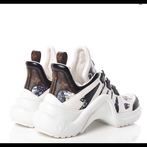 Louis Vuitton LV Archlight Sneaker In Flower-Print - Picture 5 of 9